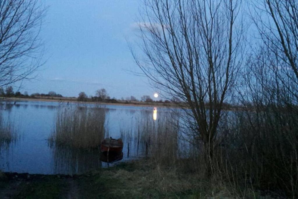 Entspannen Im Dorf Am See Zahren المظهر الخارجي الصورة